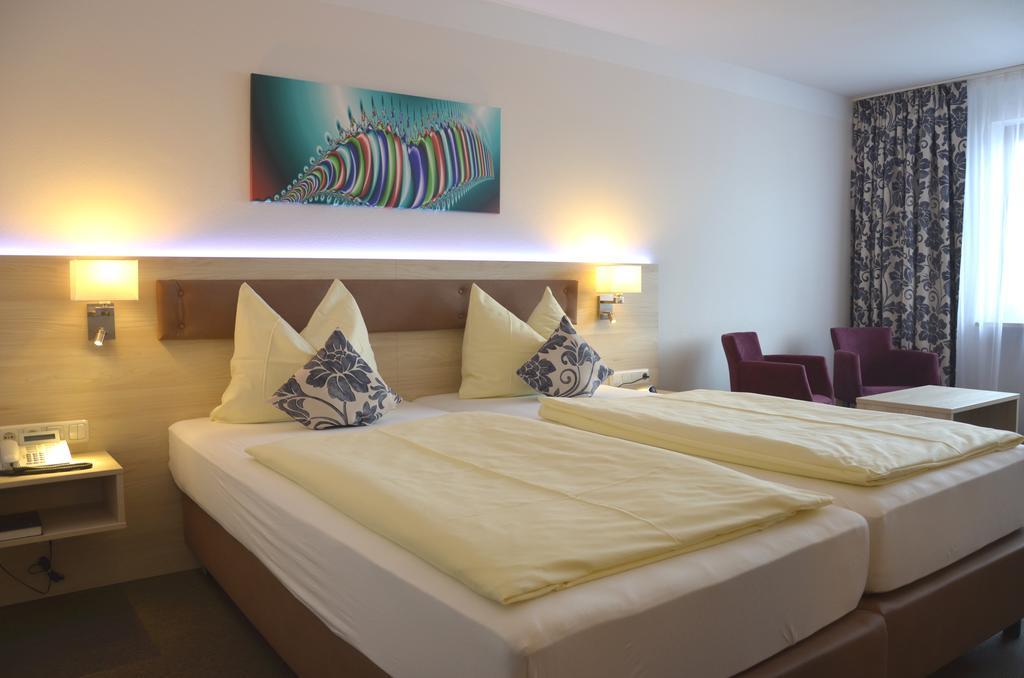 Stroebinger Hof - Therme Wellness Resort Bad Endorf Phòng bức ảnh